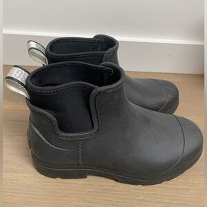 UGG Droplet Rainboot in Black Women's Size 7